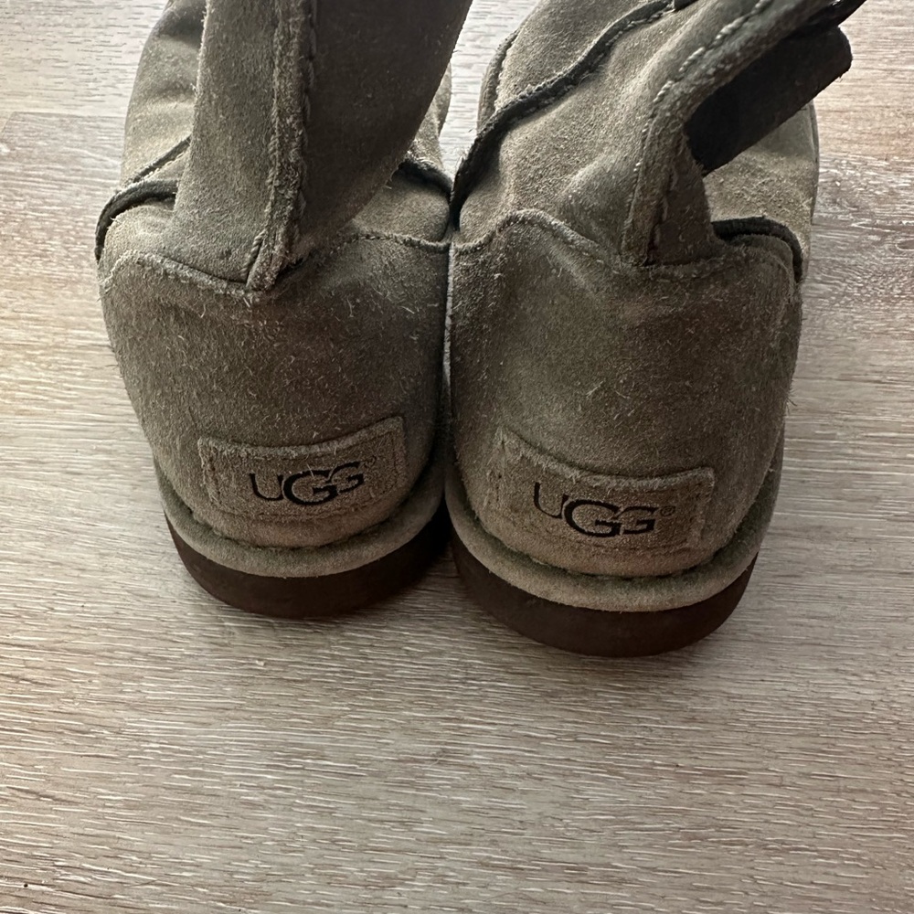 UGG Classic Suede Boots in Taupe